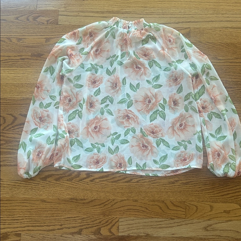 Forever 21 Contemporary Peach and White Floral Top Size Small - Picture 9 of 10